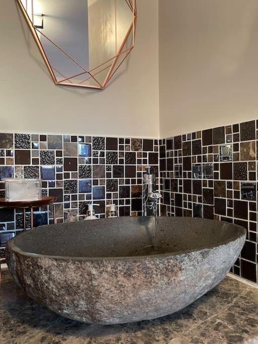 Orchard Retreat Staycation بوسطن المظهر الخارجي الصورة